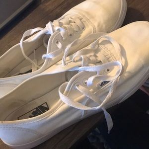 white lace-up vans women’s size 9, men’s size 7.5